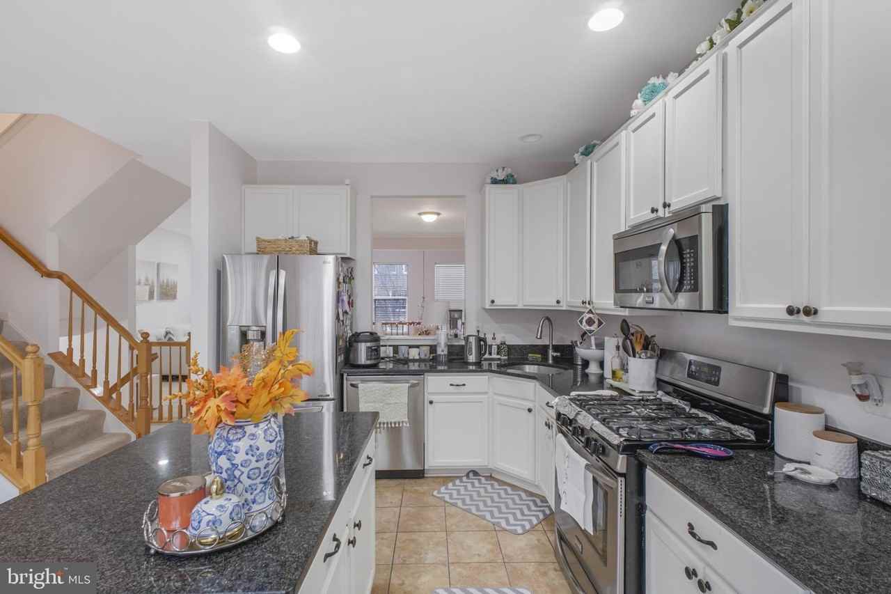 20751 Bridalveil Falls Ter - Photo 4 of 32