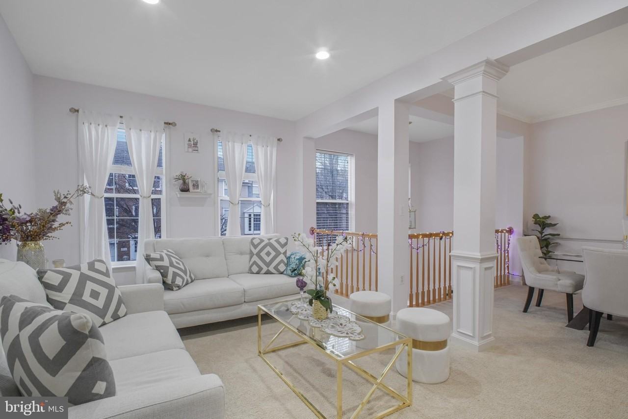 20751 Bridalveil Falls Ter - Photo 7 of 32