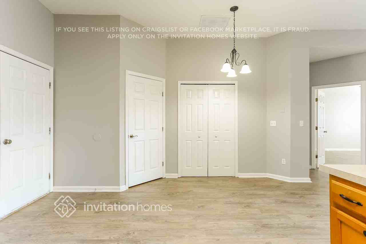 9220 Hawks Point Dr - Photo 6 of 17