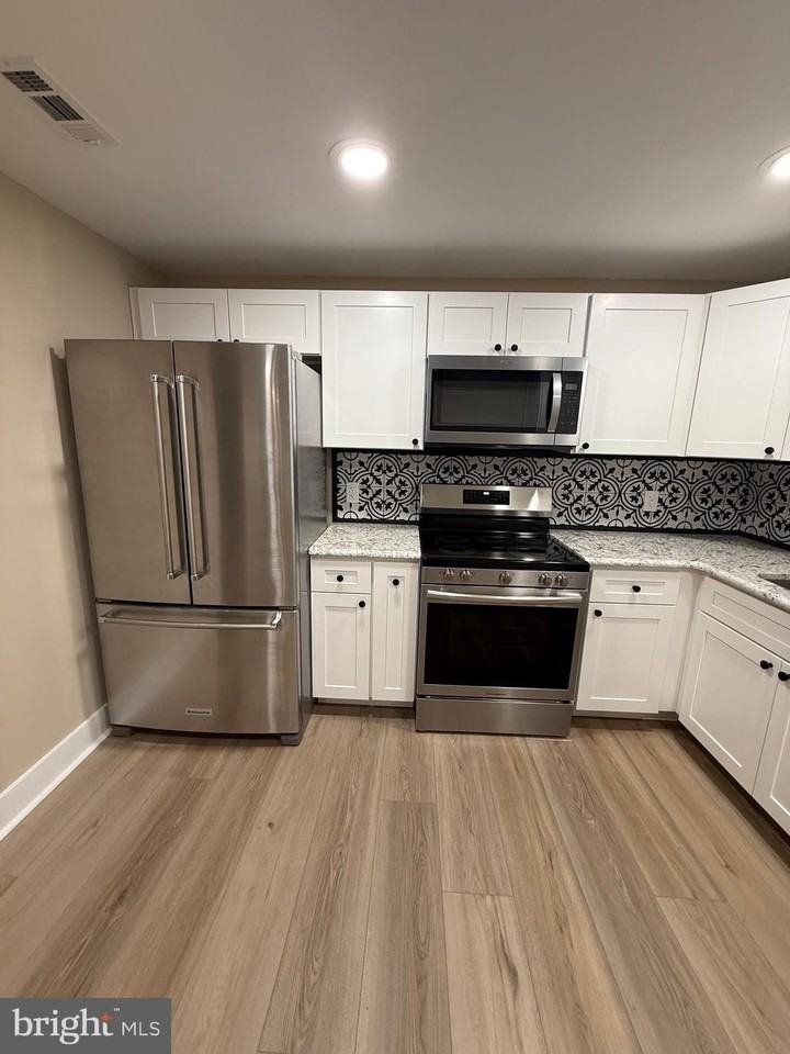 333 E Piccadilly St - Photo 2 of 31