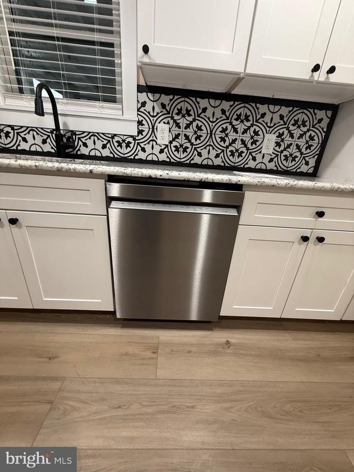 333 E Piccadilly St - Photo 3 of 31