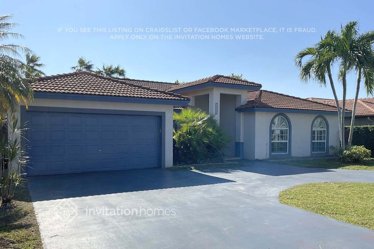 15242 Sw 138th Ter - Photo 2 of 19