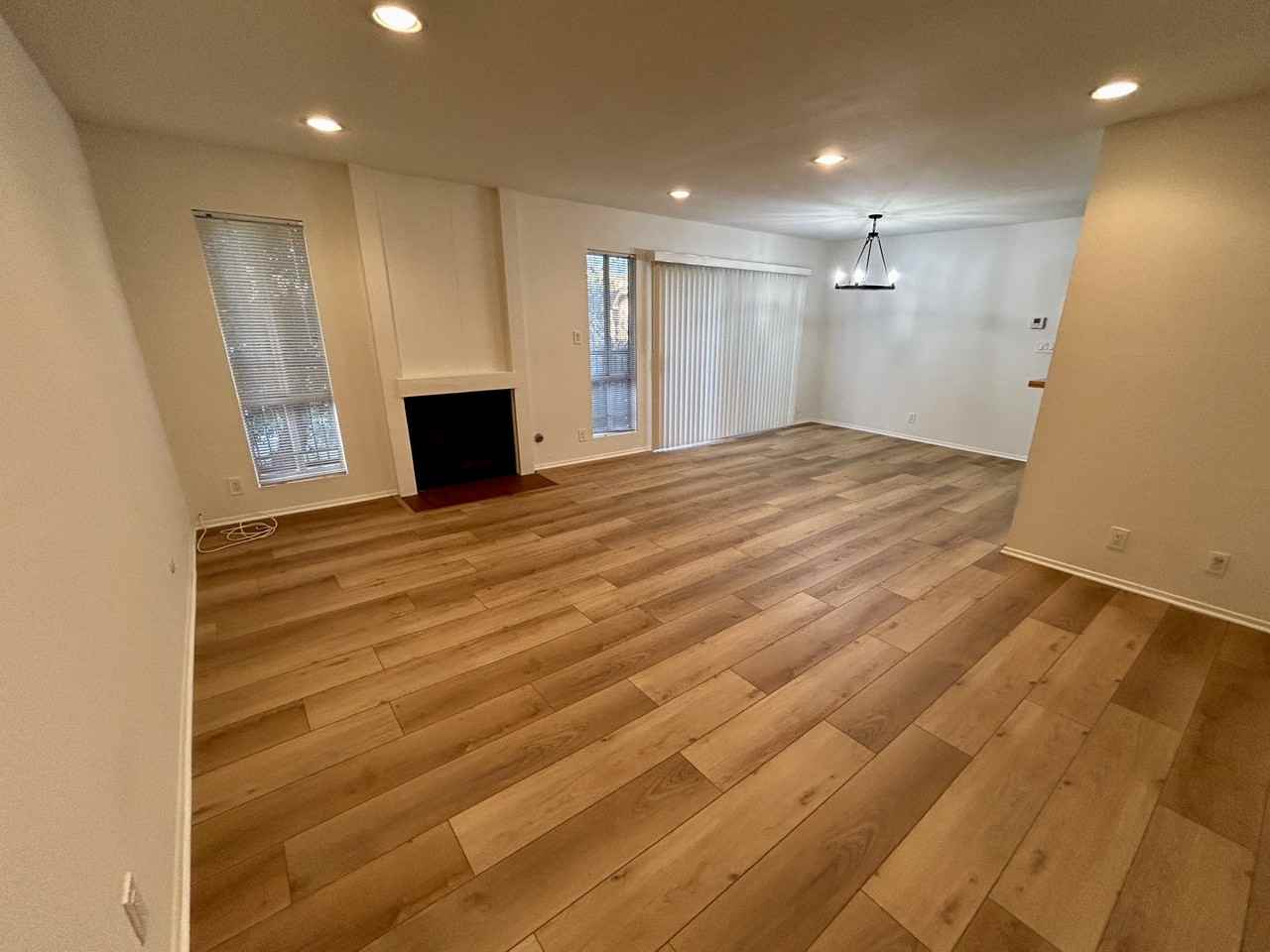 4319 Whitsett Ave - Photo 4 of 16