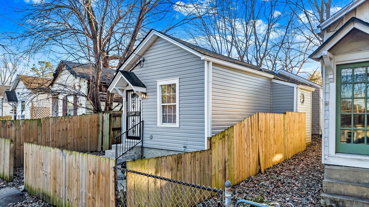 944 Brent St #1 - Photo 2 of 29