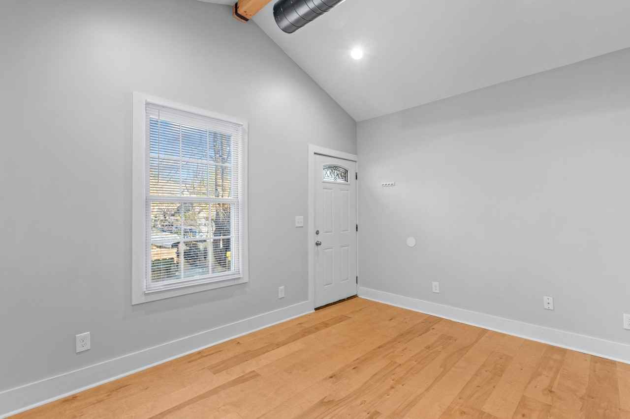 944 Brent St #1 - Photo 4 of 29