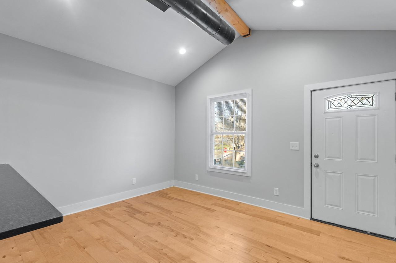 944 Brent St #1 - Photo 5 of 29