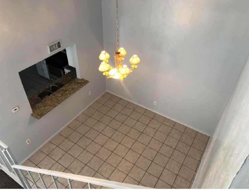 2205 Heritage Cir - Photo 5 of 11