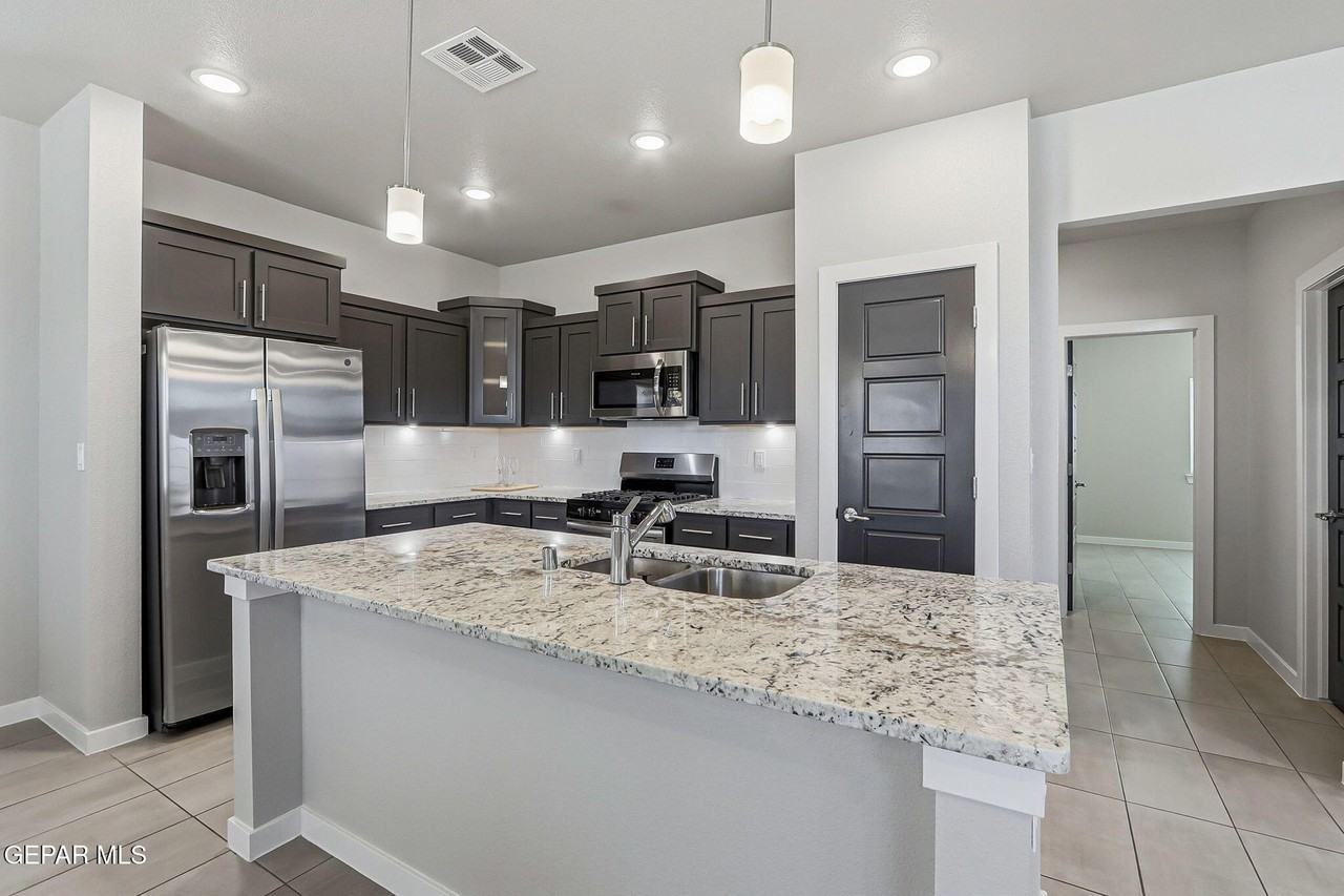 788 Plains Blackfoot Dr - Photo 3 of 33