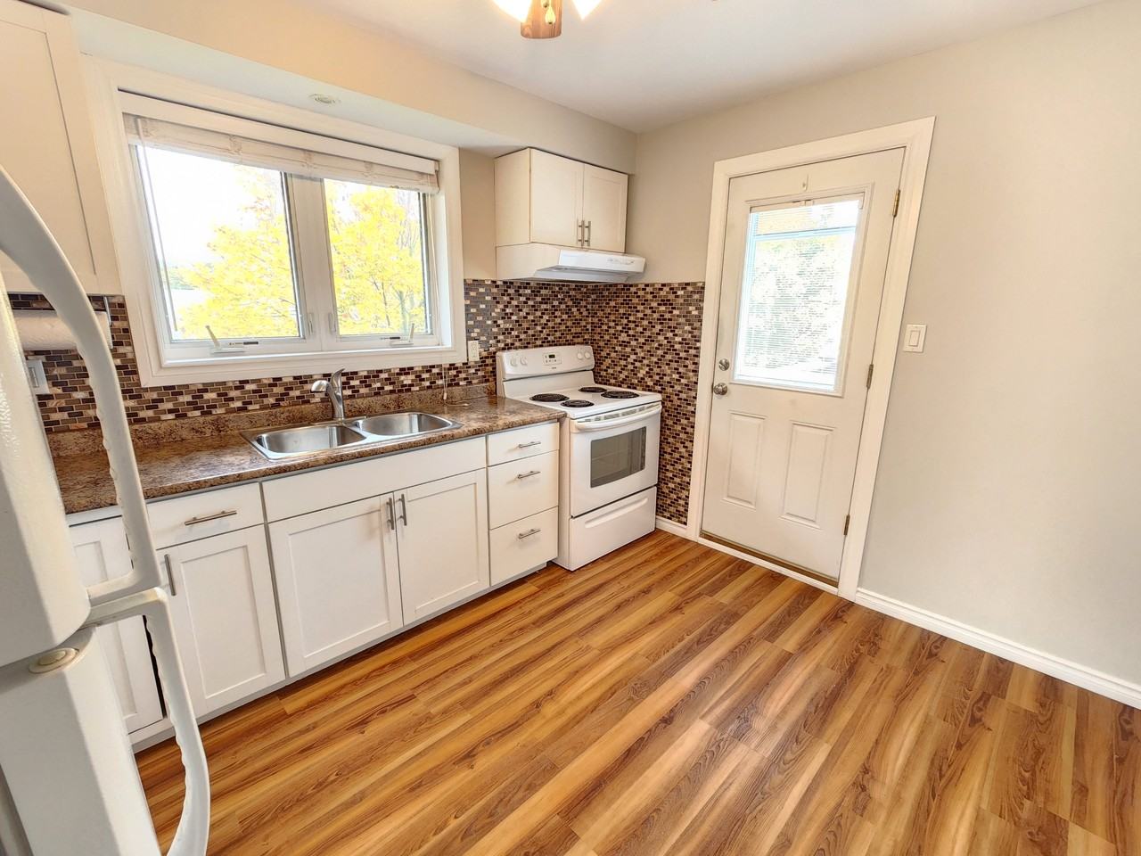 289 Dwight Avenue #1 - Photo 5 of 9