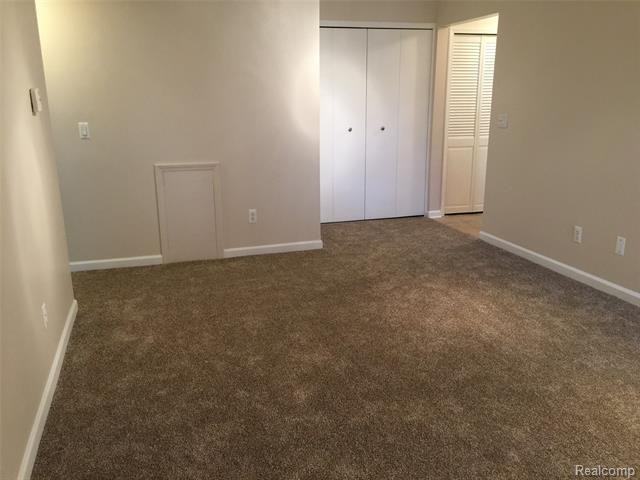 29840 W 12 Mile Rd - Photo 3 of 17