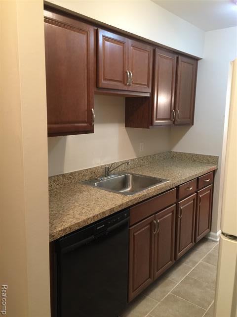 29840 W 12 Mile Rd - Photo 5 of 17