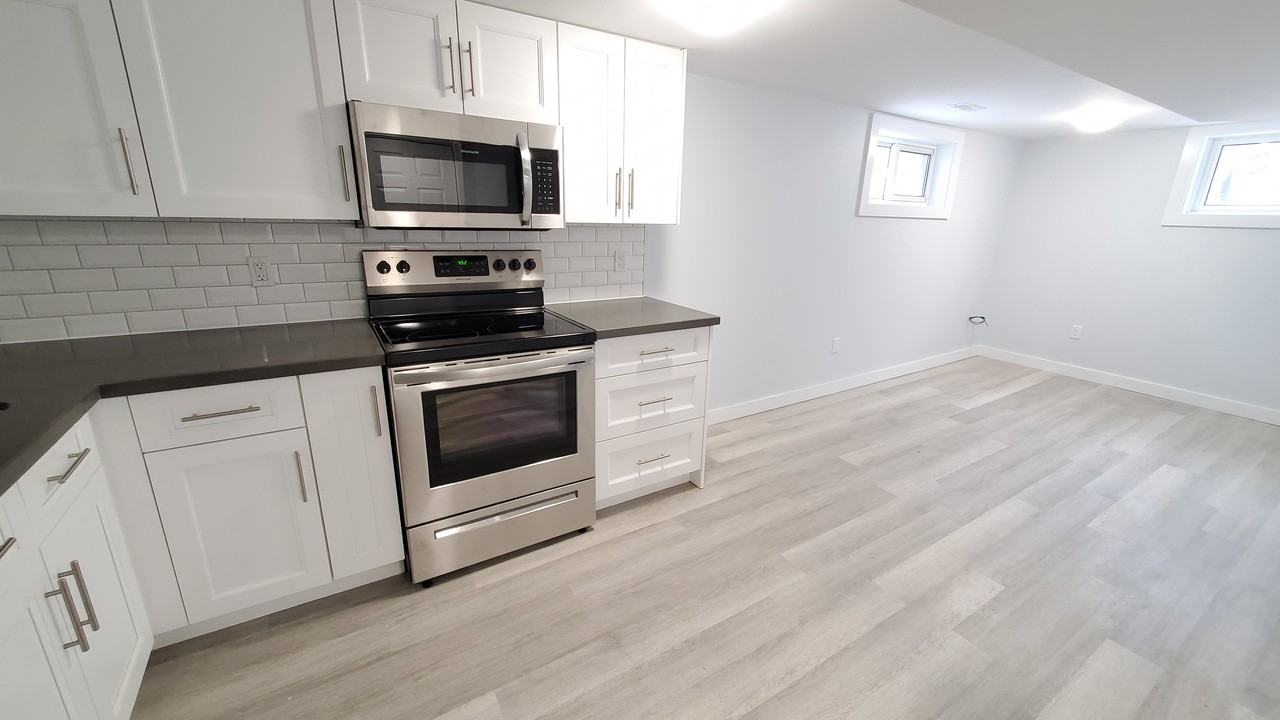 55 Sandra Street West #2 - Photo 4 of 10