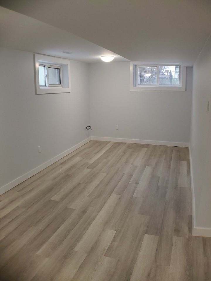 55 Sandra Street West #2 - Photo 6 of 10