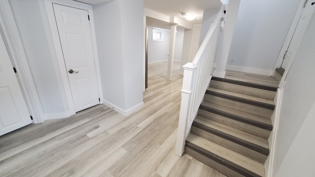 55 Sandra Street West #2 - Photo 7 of 10
