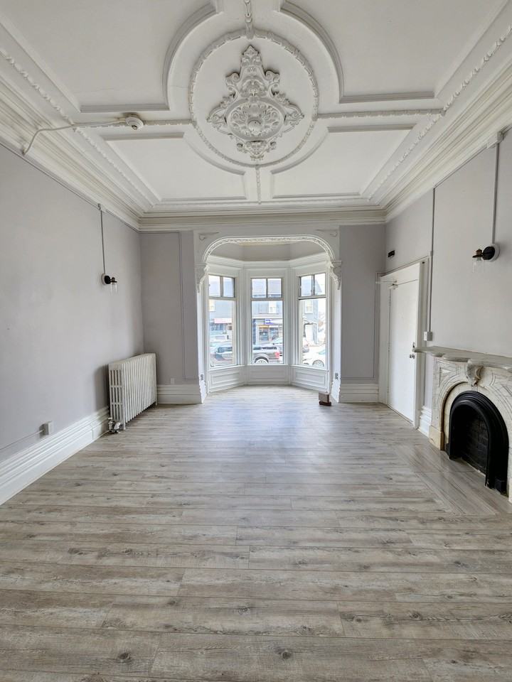 170 Simcoe Street South #7 - Photo 2 of 7