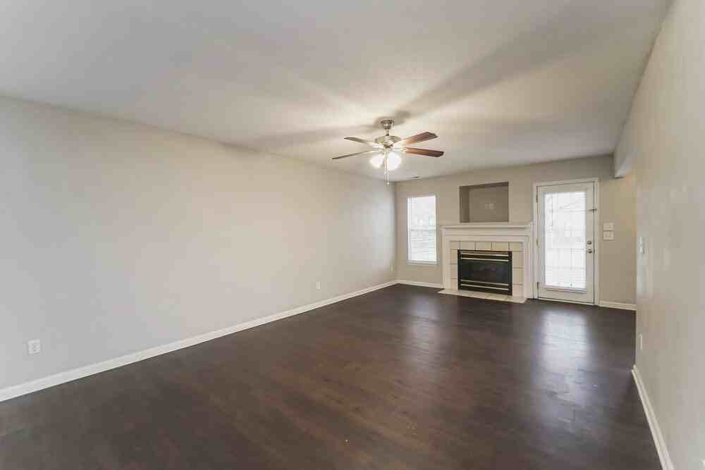 4885 Bentridge Dr Nw - Photo 5 of 17