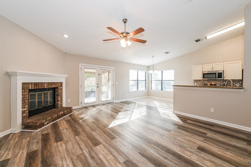 8026 Fleur De Lis Dr - Photo 3 of 16