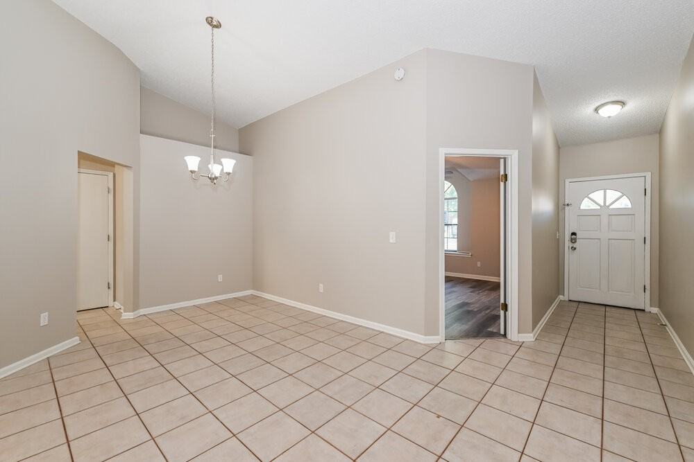 8026 Fleur De Lis Dr - Photo 5 of 16