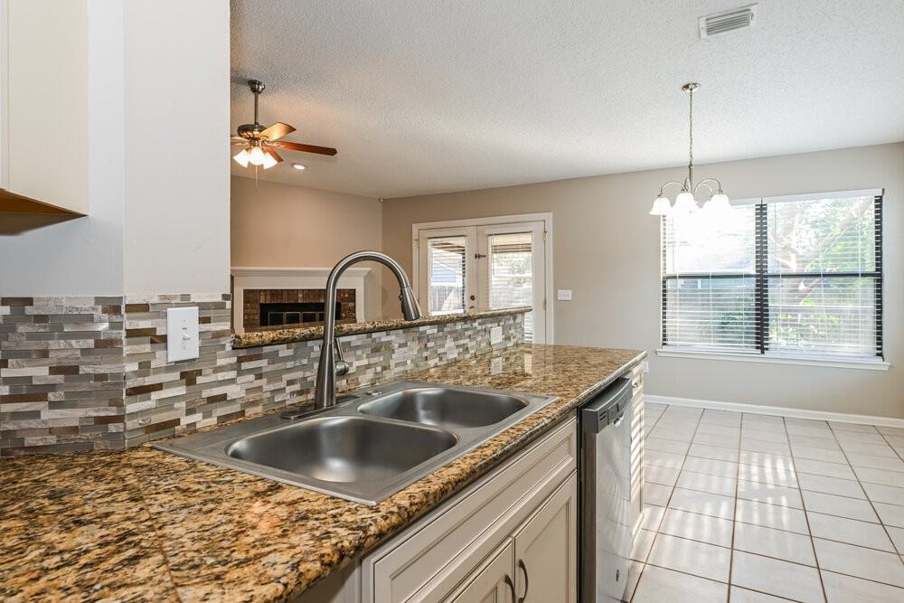 8026 Fleur De Lis Dr - Photo 7 of 16