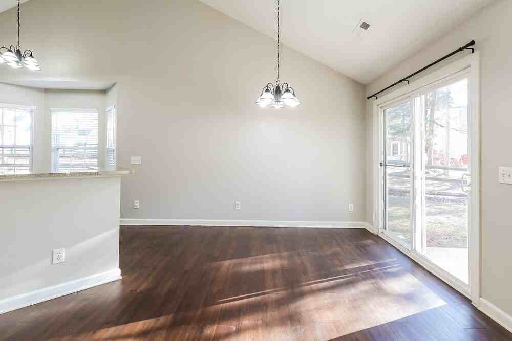 13113 Peacock Ln - Photo 6 of 16