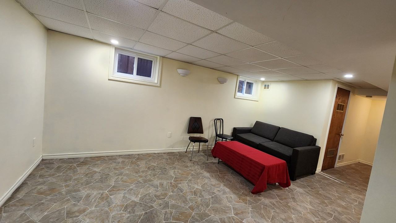 Eglinton Ave E & Midland Ave - Photo 4 of 14