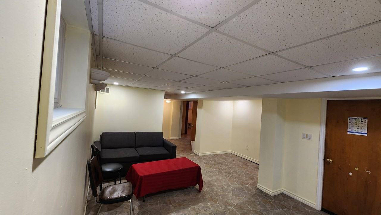 Eglinton Ave E & Midland Ave - Photo 5 of 14