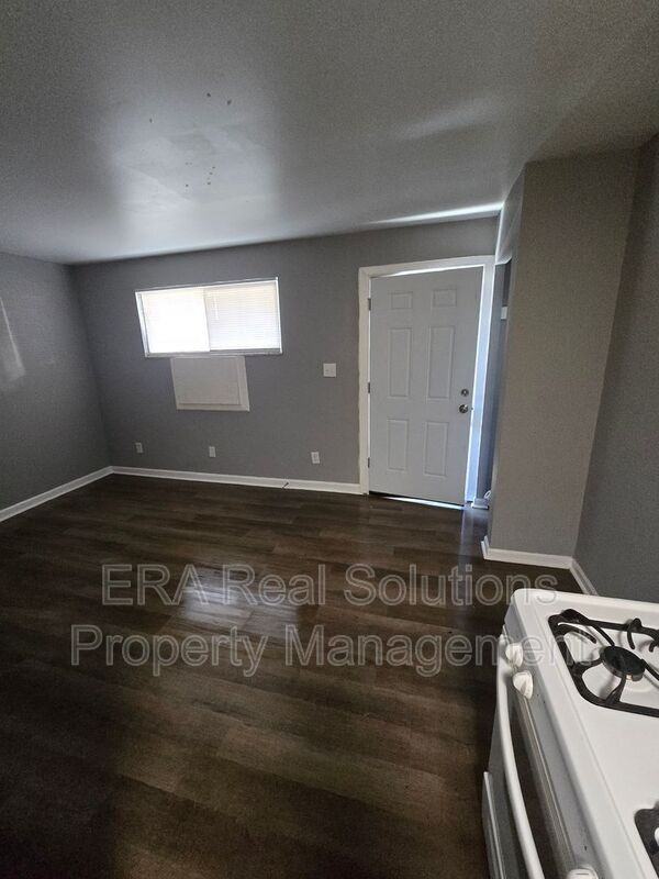 2958 Sullivant Ave #B - Photo 2 of 11