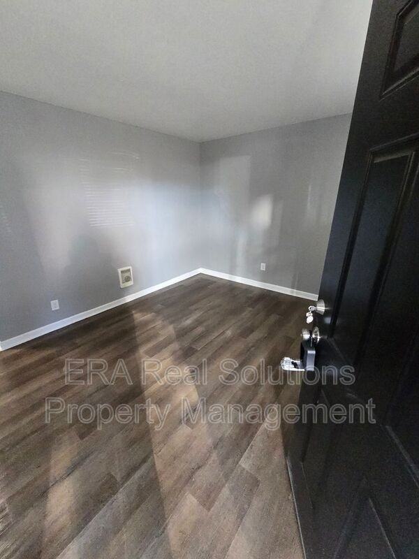 2958 Sullivant Ave #B - Photo 3 of 11