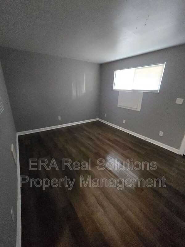 2958 Sullivant Ave #B - Photo 4 of 11