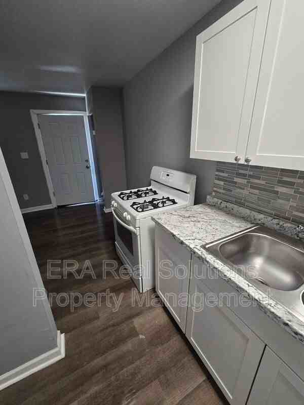 2958 Sullivant Ave #B - Photo 6 of 11