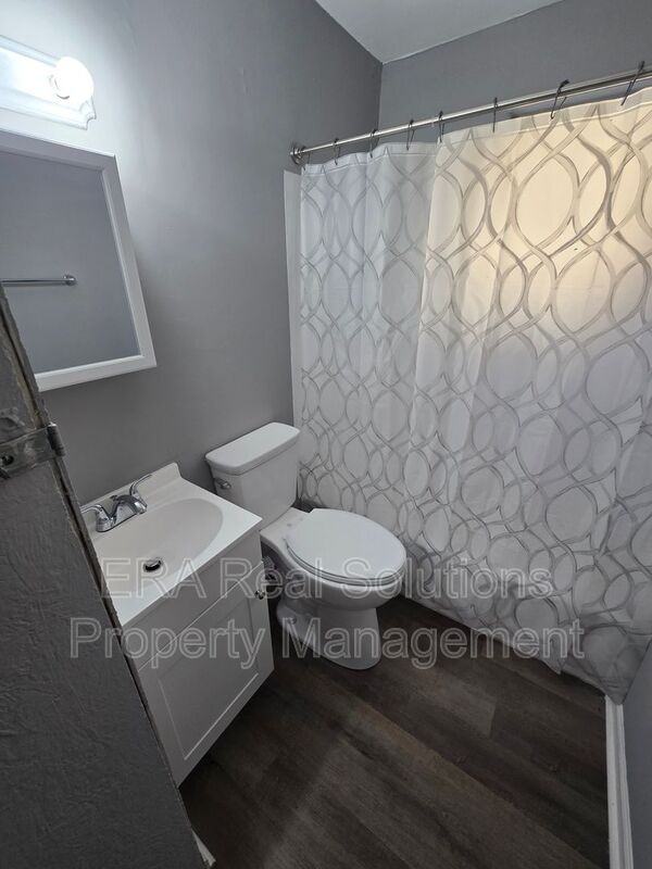 2958 Sullivant Ave #B - Photo 7 of 11