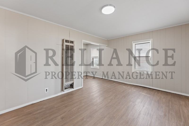 224 W Grover Ave - Photo 5 of 18