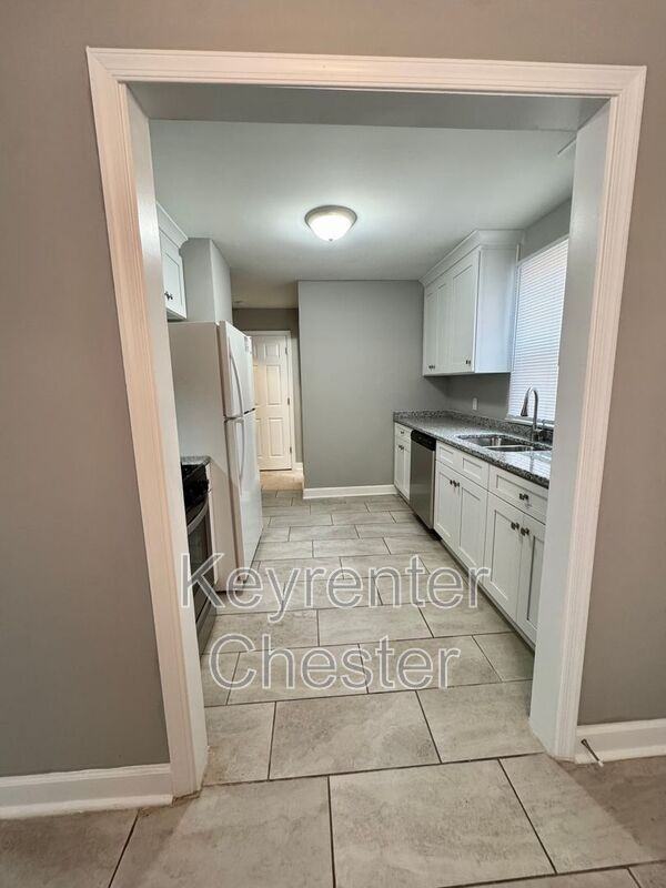 2607 Petersburg St - Photo 4 of 13