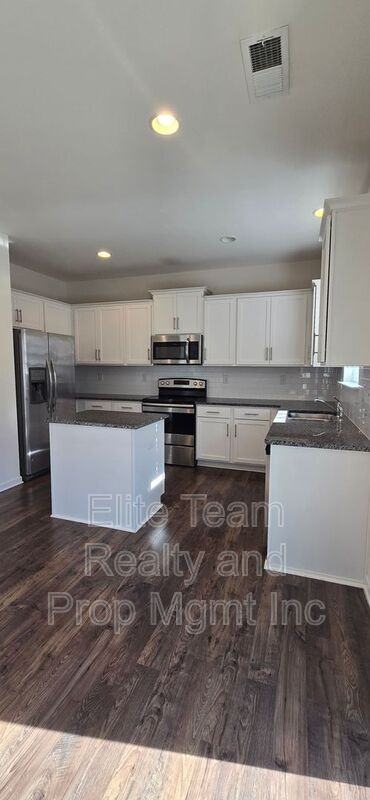 10422 Bradstreet Commons Way - Photo 6 of 27