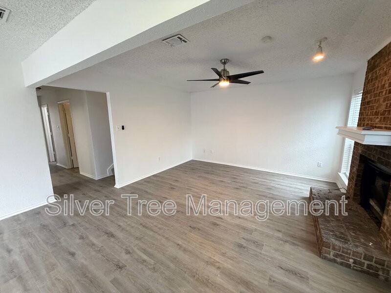 2326 Summer Place Dr - Photo 3 of 21