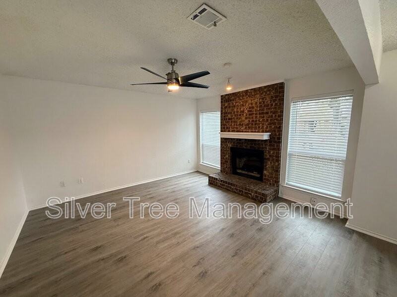 2326 Summer Place Dr - Photo 4 of 21