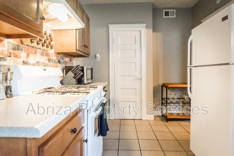 1651 S Spring Ave #2S - Photo 7 of 10