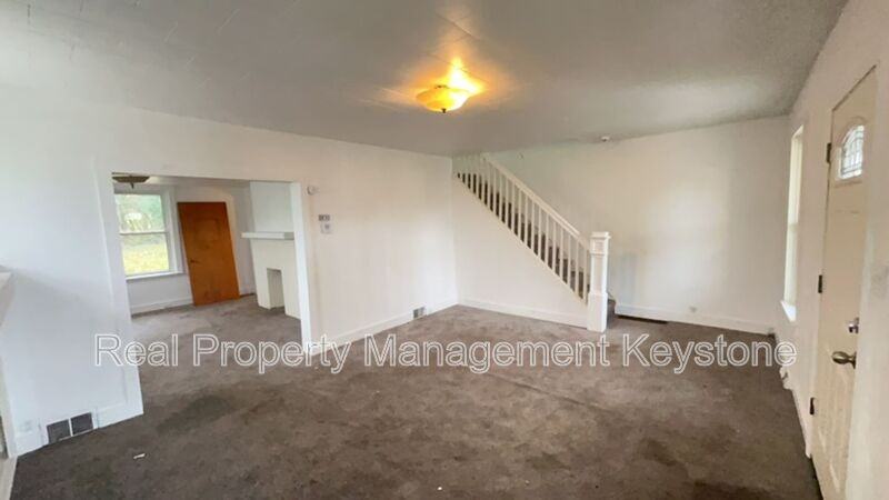 1026 Mirror St - Photo 6 of 26