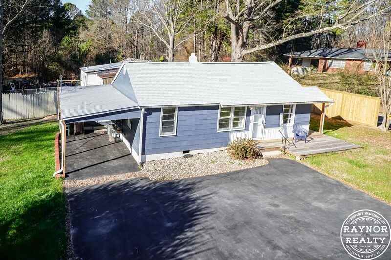 429 N Main St - Photo 3 of 32