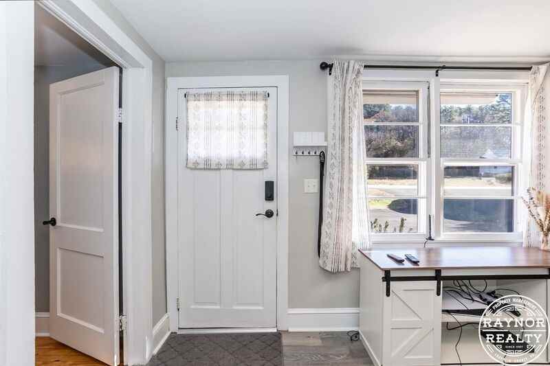 429 N Main St - Photo 7 of 32