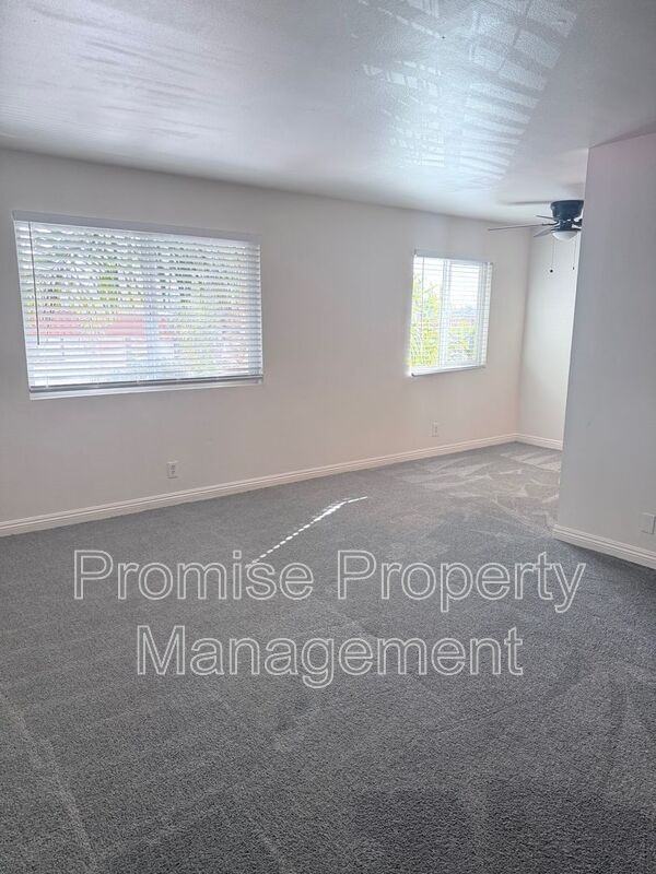 4398 - Photo 2 of 11