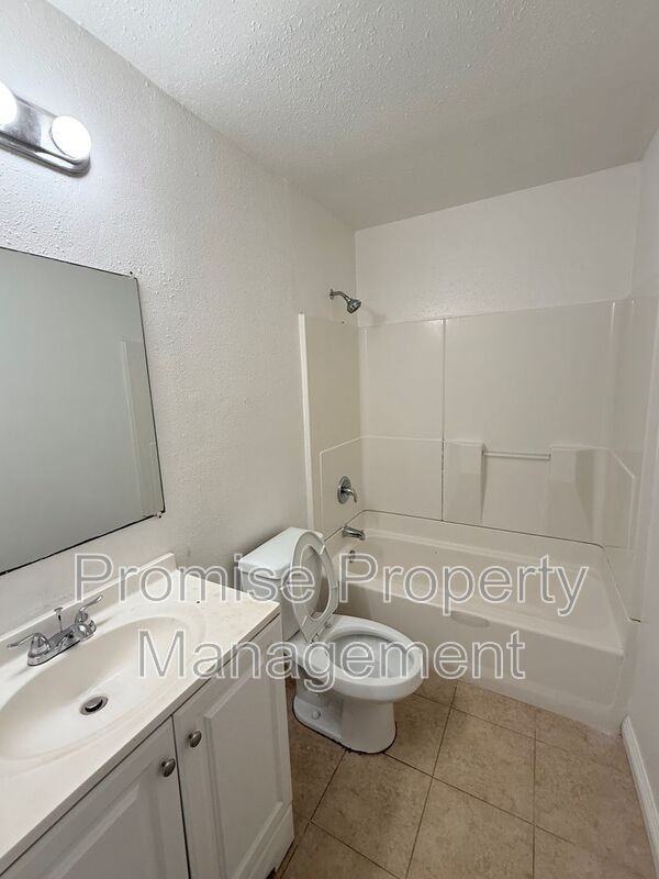 4398 - Photo 4 of 11