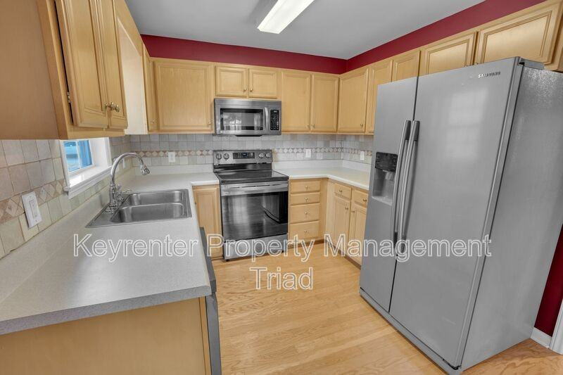 1016 Tesh Ct - Photo 3 of 50