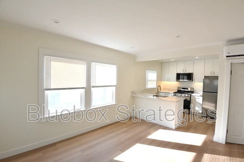 1512 Grismer Ave #6 - Photo 2 of 6