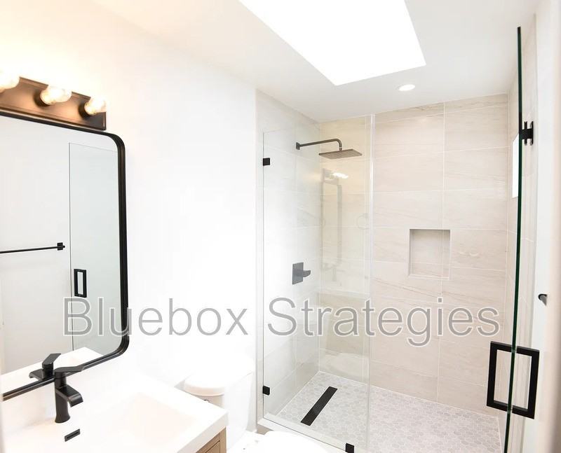 1512 Grismer Ave #6 - Photo 4 of 6