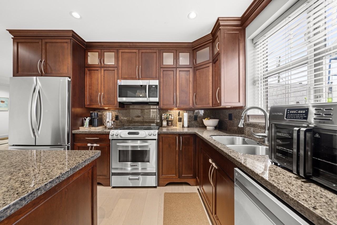 15164 Prospect Avenue #102 - Photo 6 of 25