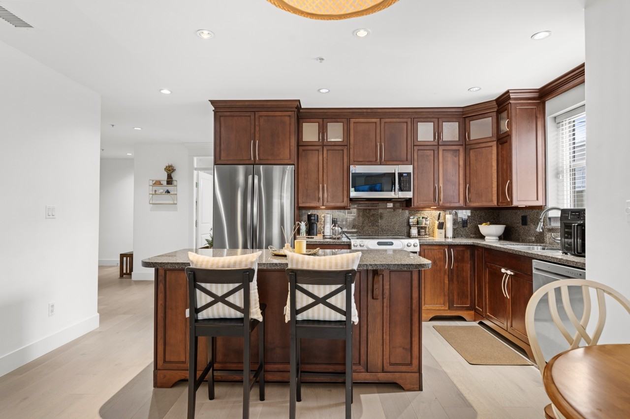 15164 Prospect Avenue #102 - Photo 5 of 25