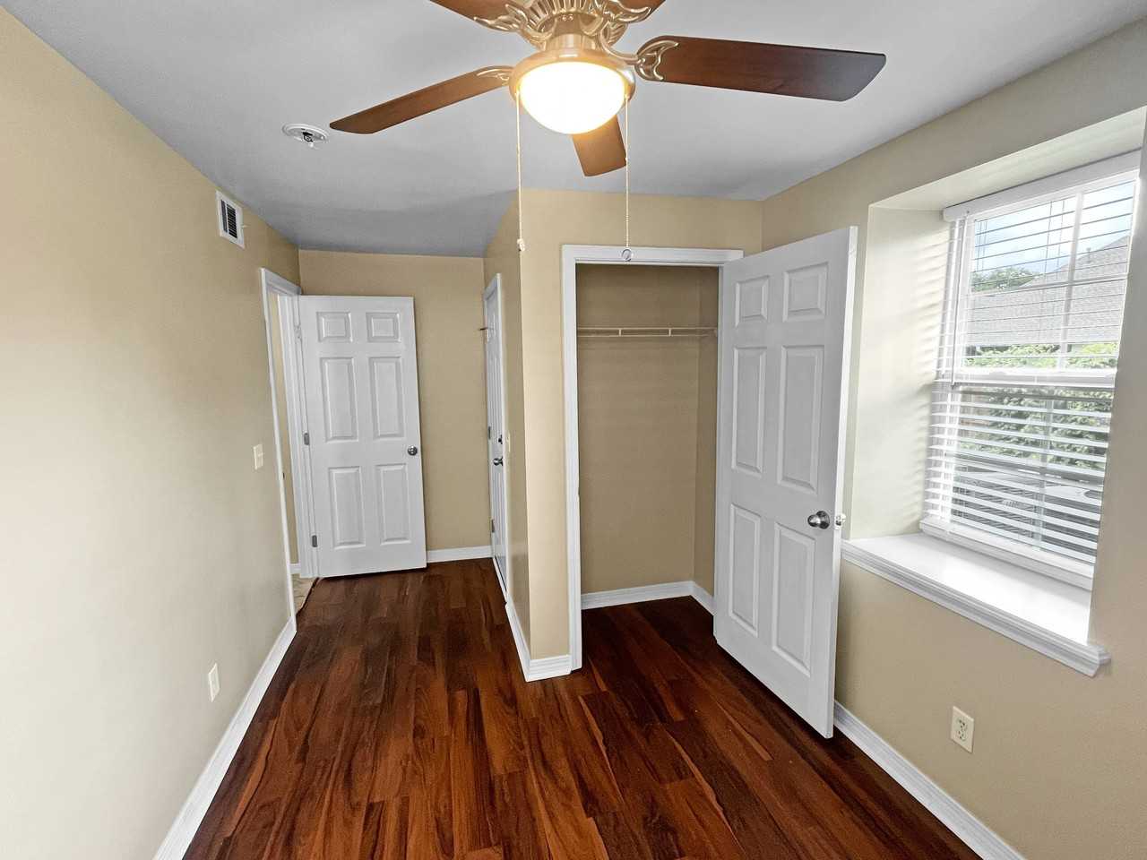 4811 Thrush Street - Photo 4 of 10