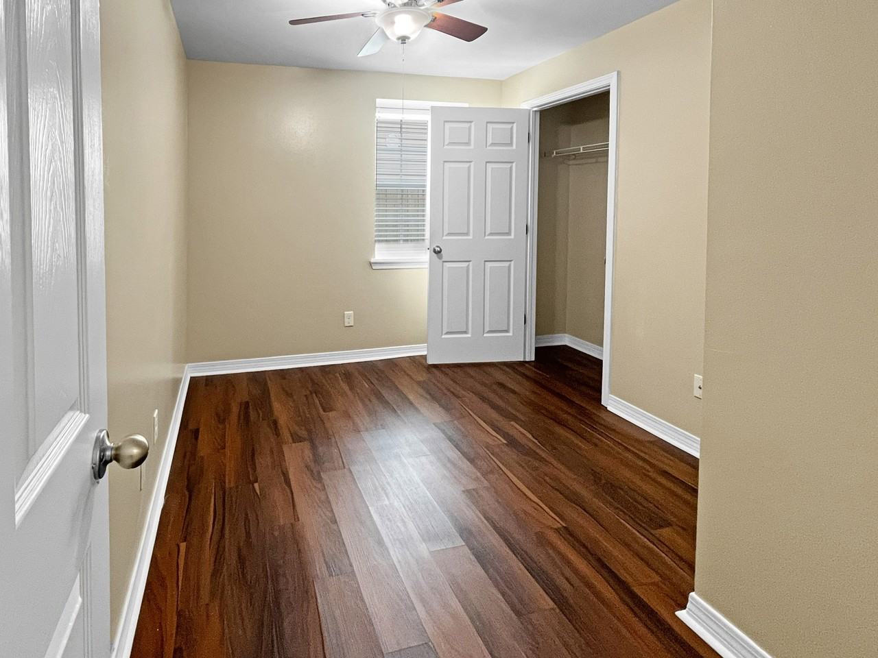 4811 Thrush Street - Photo 5 of 10