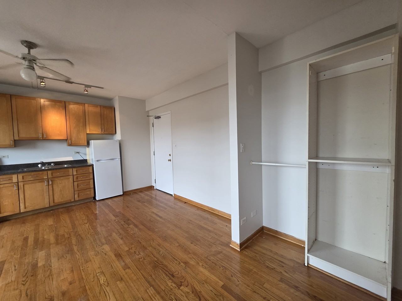 1624 W. Morse - Photo 2 of 6